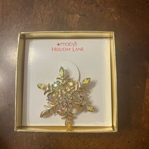 Macys Holiday Lane star pin